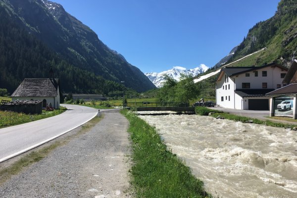 2_km_26-8_weixmannstall_blick_flussauf.jpg